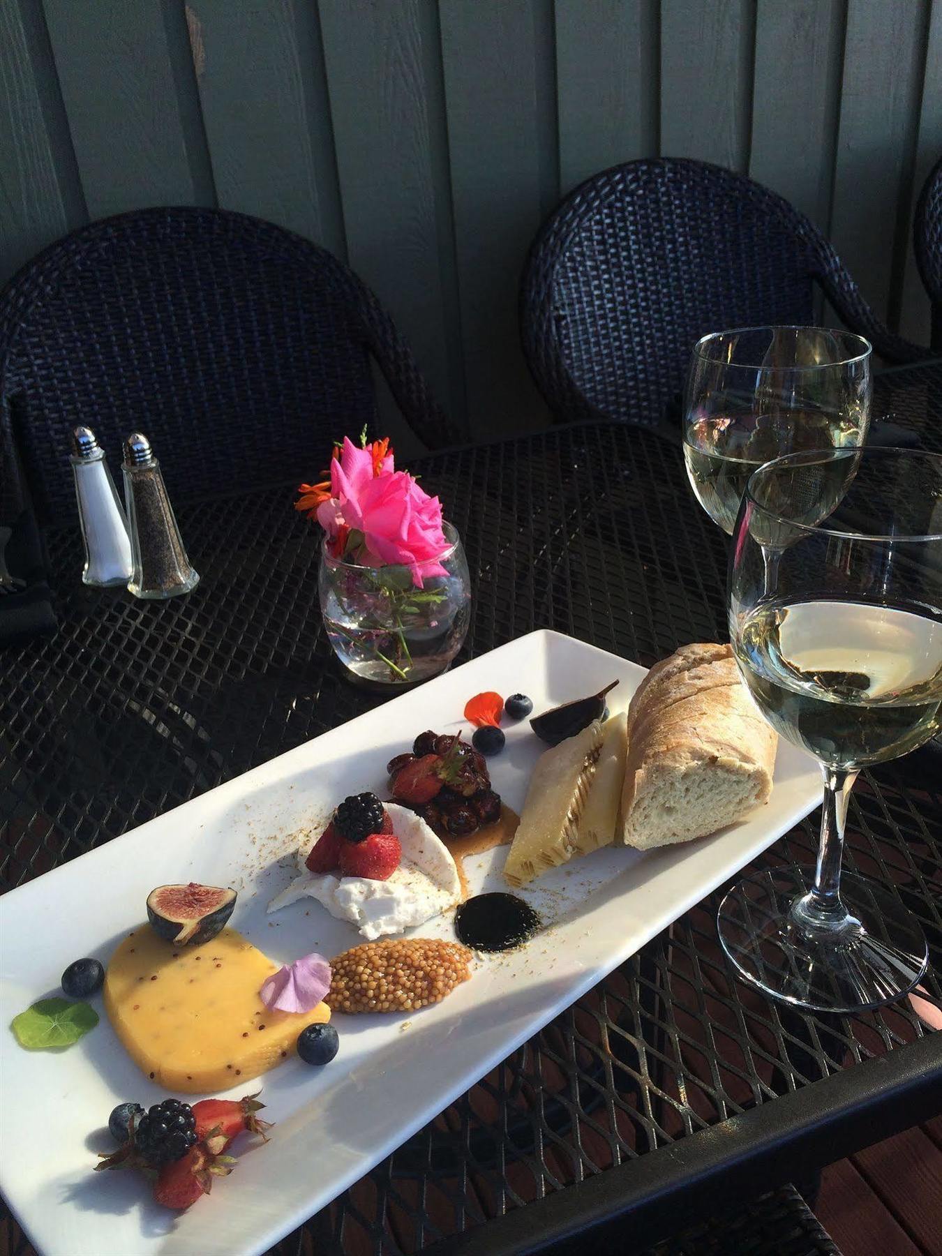 Camano Island Inn Экстерьер фото
